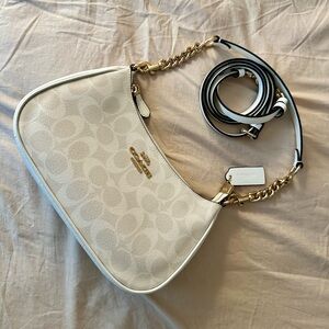 COACH SHOULDER BAG WITH STRAP